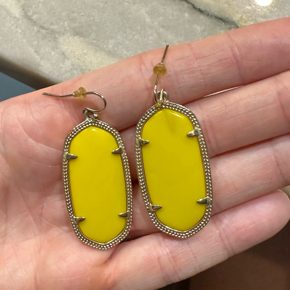 kendra scott yellow and gold elle earrings